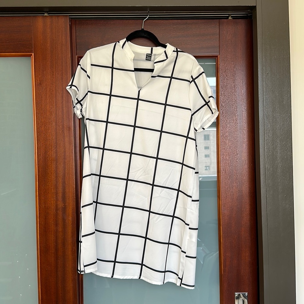 Dress with printed patterns